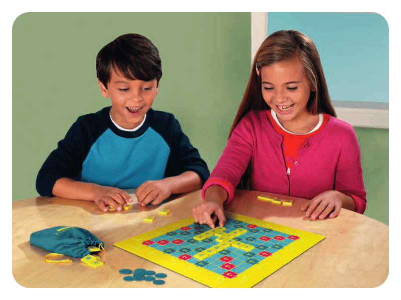 子どもが遊んでいる画像