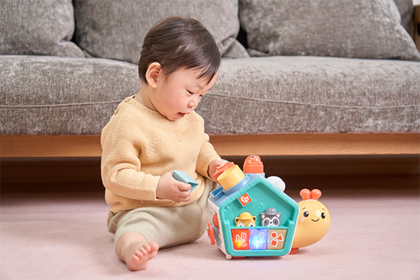 指あそびで発見！すすむバイリンガル・でんでんむし | Fisher-Price